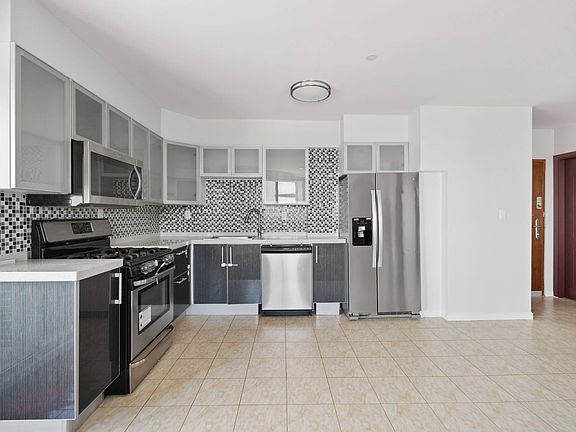 4th image of 3364 Guider Ave Unit 5B