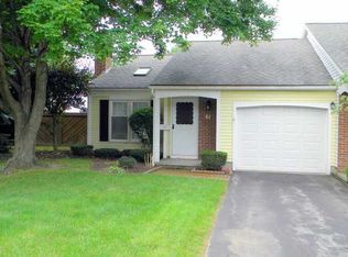 61 Old Pine Ln, Rochester, NY 14615