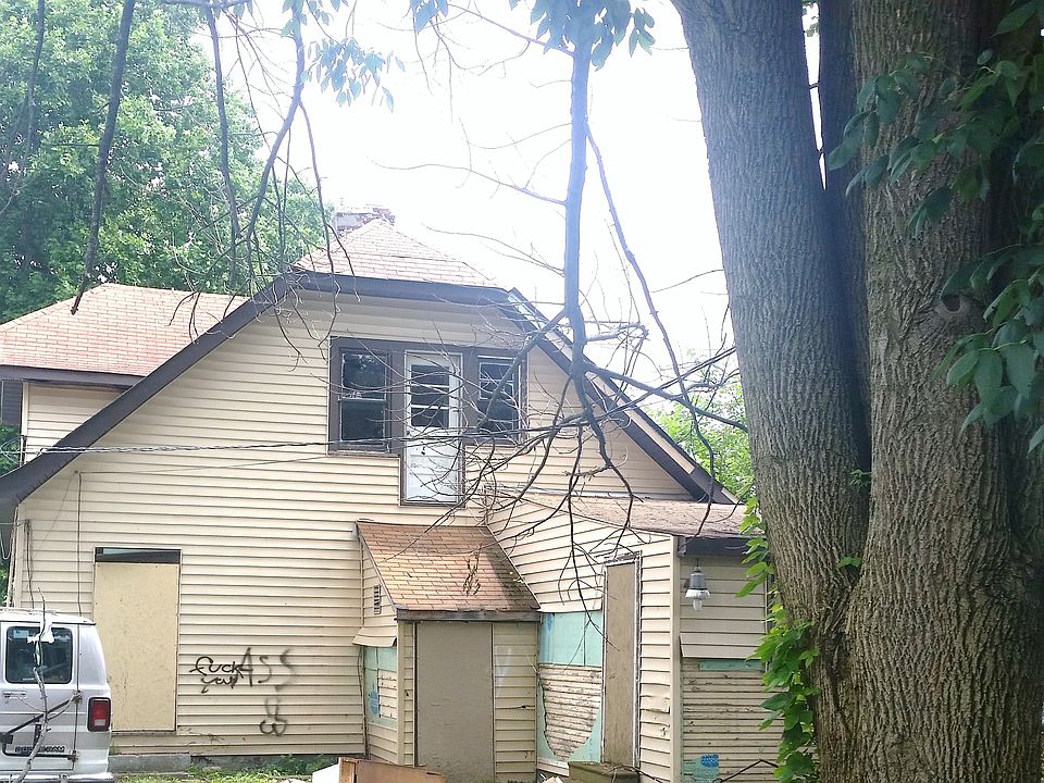 2nd image of 1034 S Pershing Ave