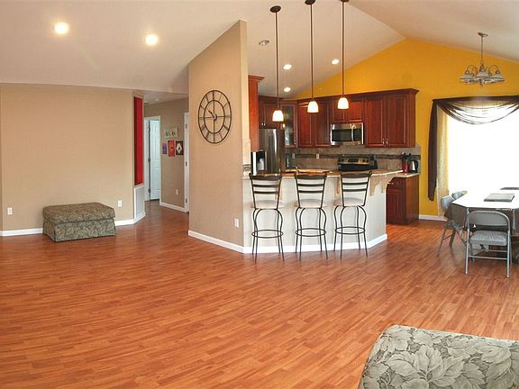 4th image of 15013 E Rich Ave