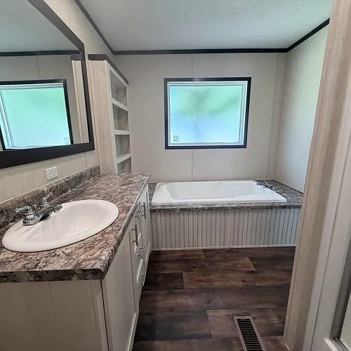 104 Robin Dr — Photo 16