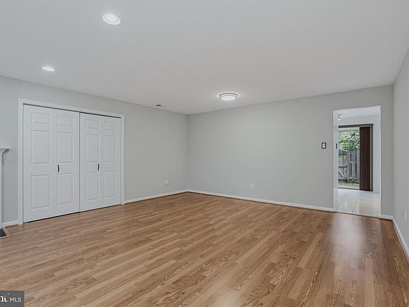 3rd image of 144 Crossbow Ln #283