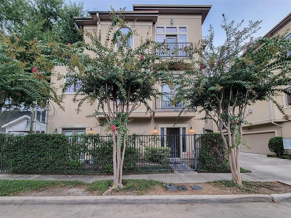 1742 Michigan St #F