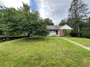 16 Friendly Ln, Poughkeepsie, NY 12603