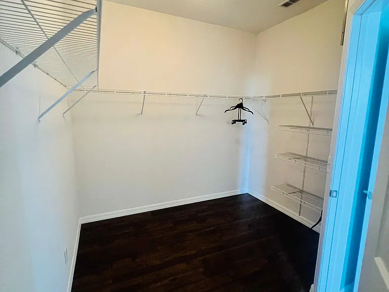 1476 Lexington Ave — Photo 15
