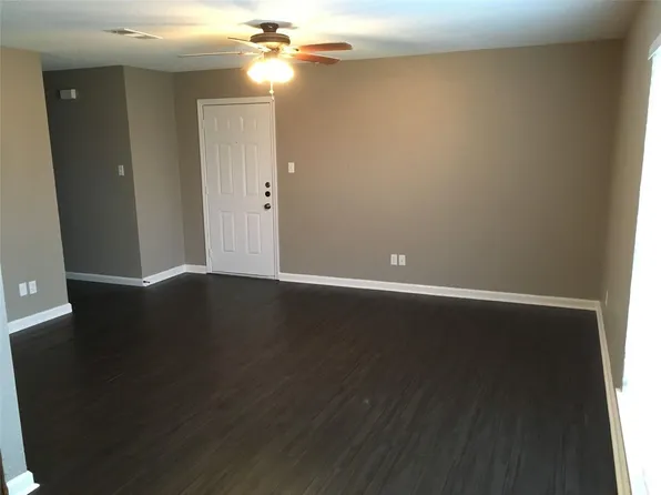 141 W Canton, 141 W Canton St #E, Palmer, TX 75152
