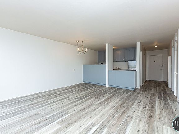 4th image of 328 Pennsylvania Ave APT 24