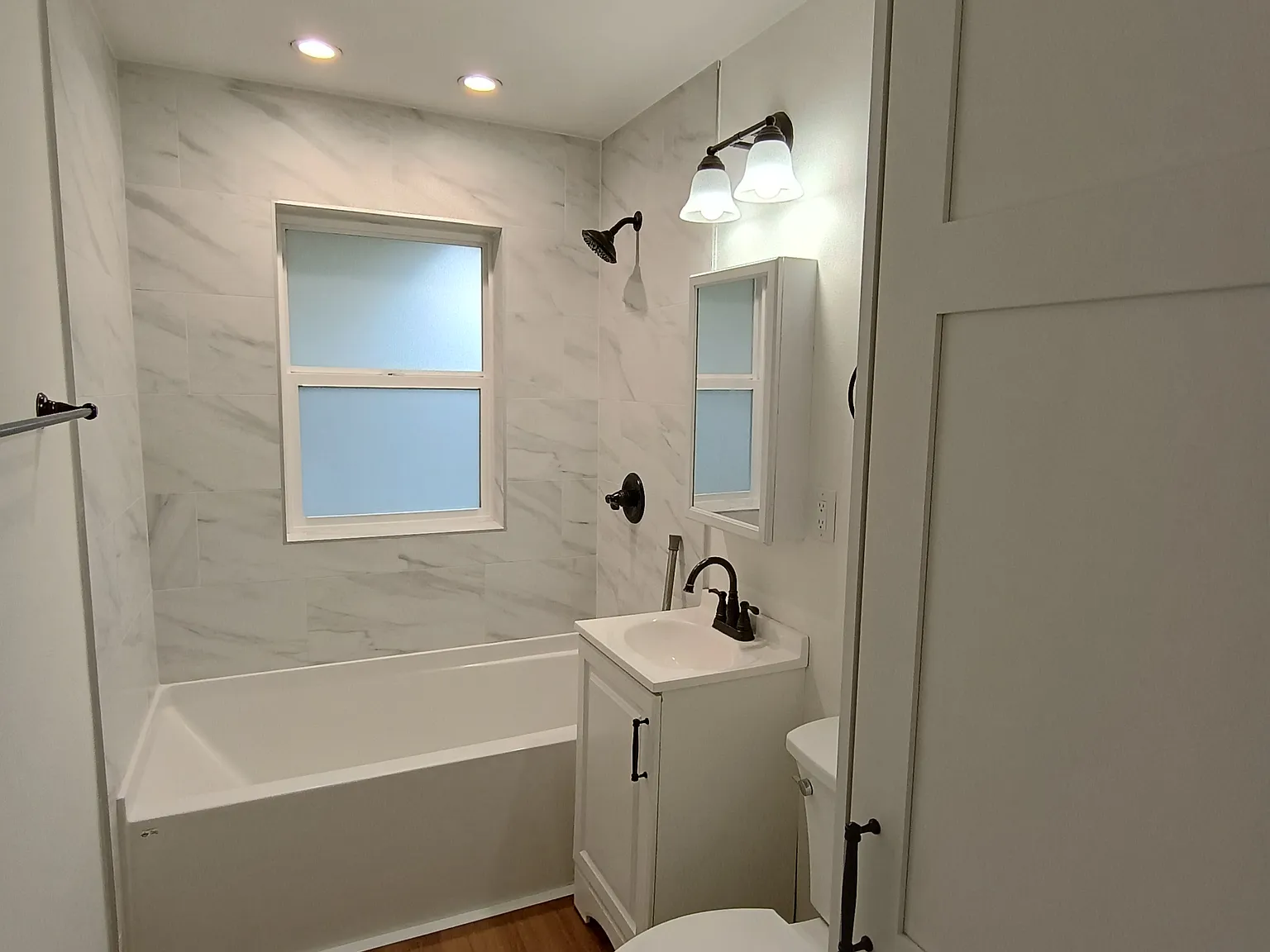 2 bed, 720 sqft, $1,750 — Photo 2