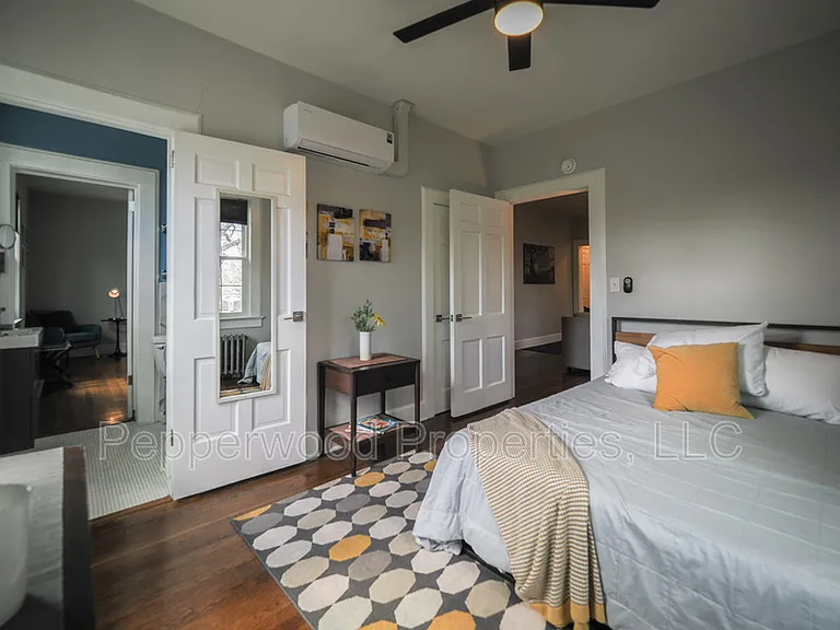 519 E Main St #1-8 — Photo 4