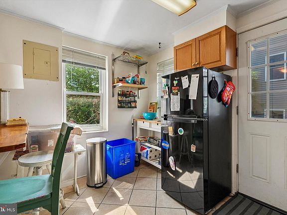 5th image of 2348 Christian St Floor 2