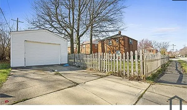 3 bed, 1250 sqft, $1,600 — Photo 2