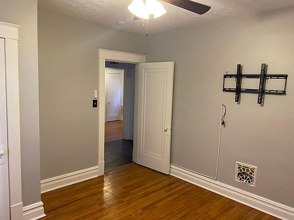 5th image of 5329 Sutherland Ave Unit B