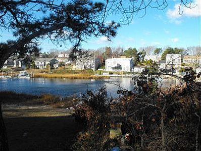 1st image of 191 Edgewater Dr E