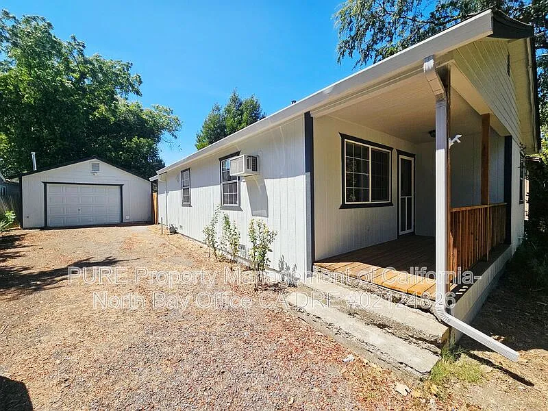 2 bed, 1.0 bath, 813 sqft, $2,000 — Photo 3