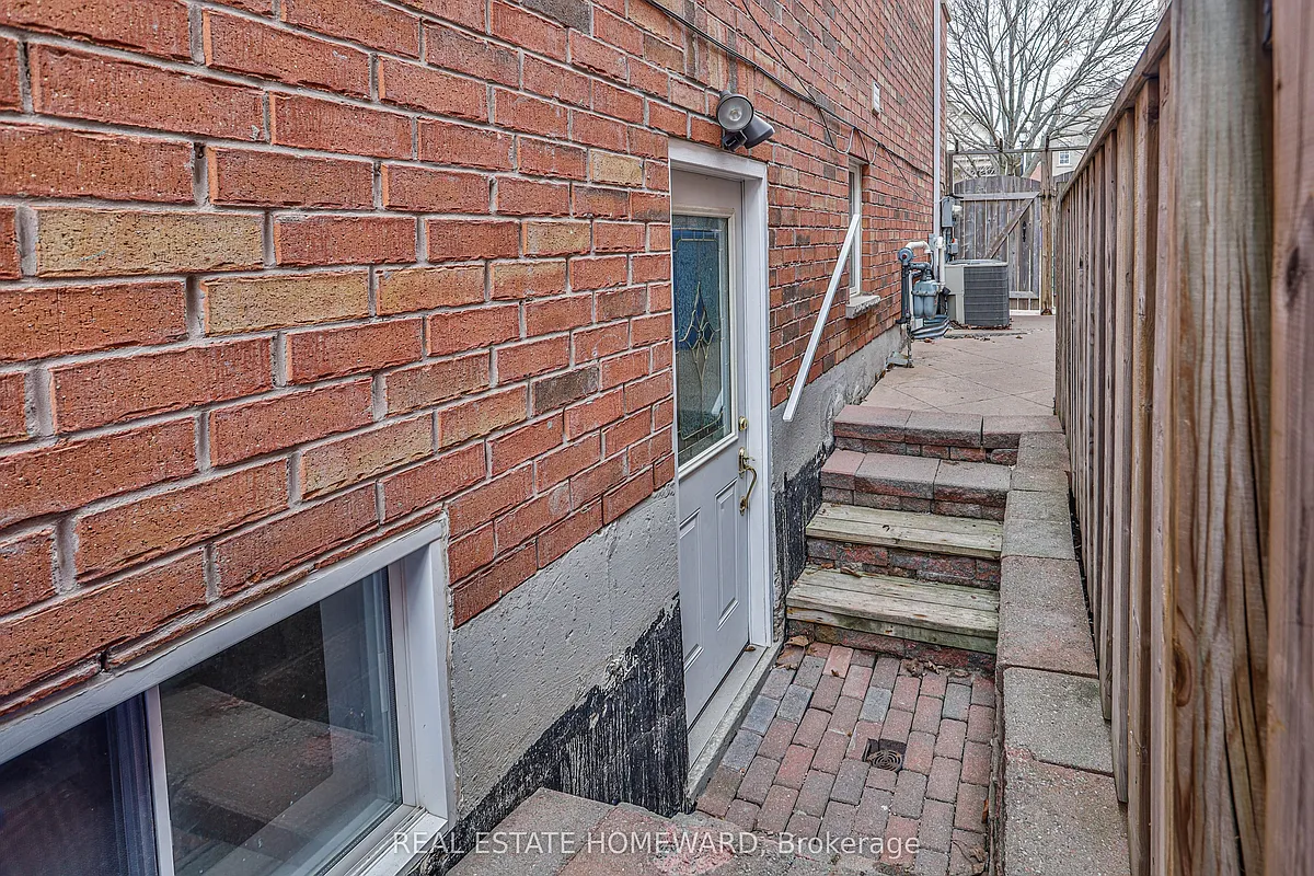 Building Photo - 168 Wainscot Ave #LOWER