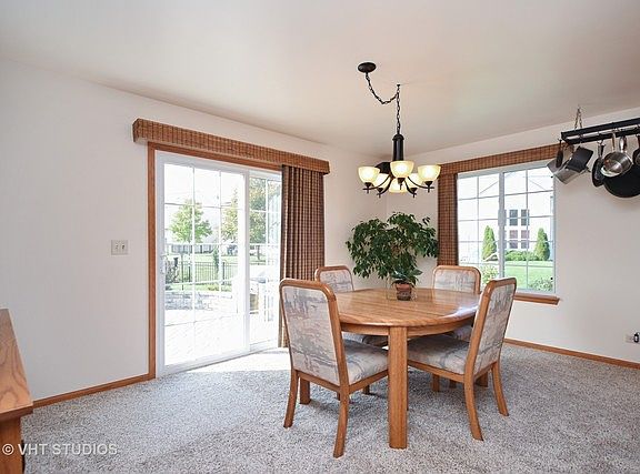 4th image of 1294 Holly Ct