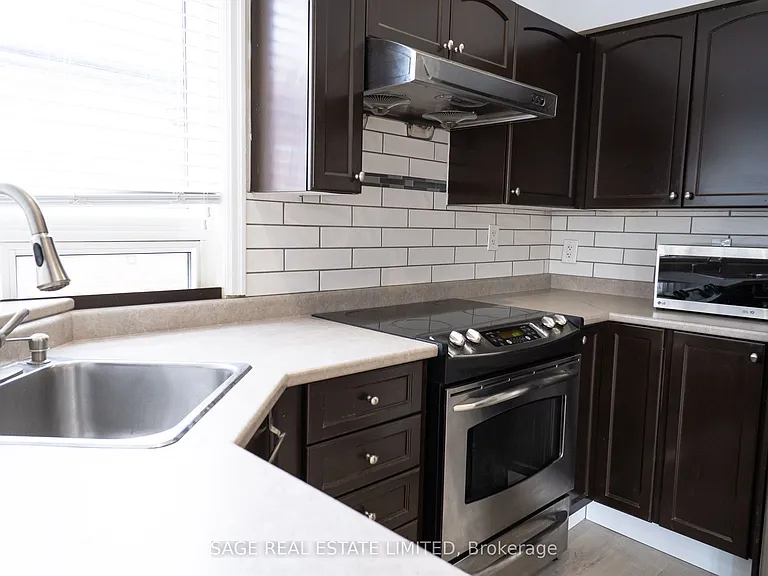 37 Tiago Ave #MAIN FLOOR — Photo 9