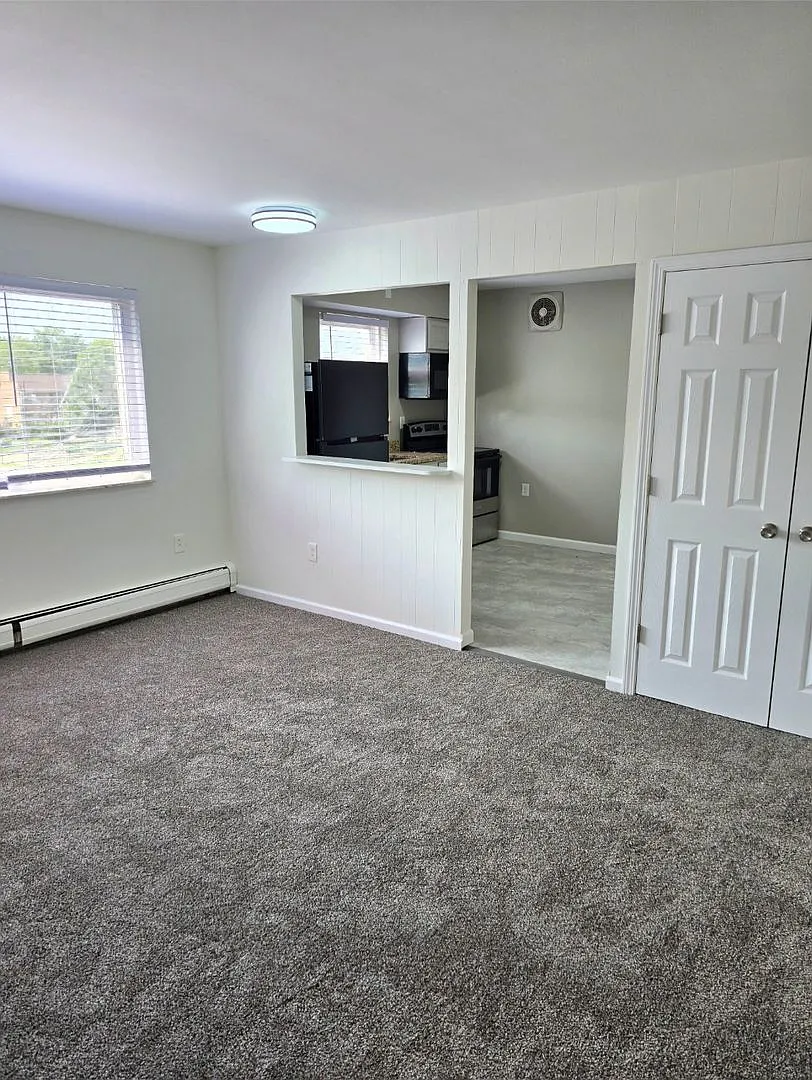 Charming 11 unit building featuring 1-Bedroom Apartments West Price Hill — Photo 3