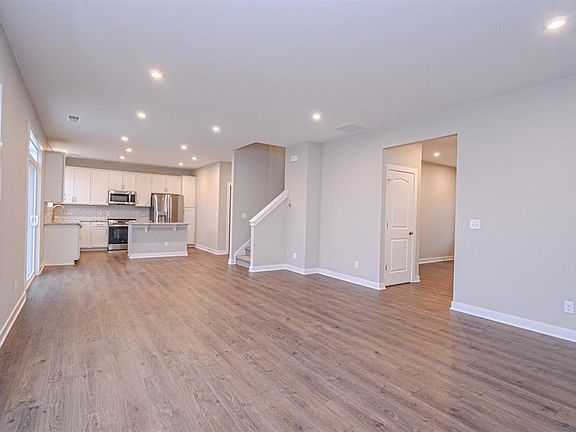 2nd image of 1081 Quartz Dr