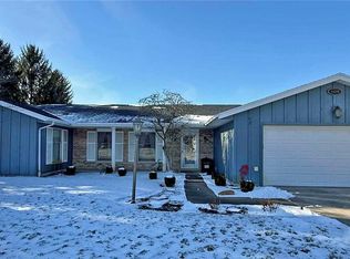 9480 N Meckstroth Dr, Piqua, OH 45356