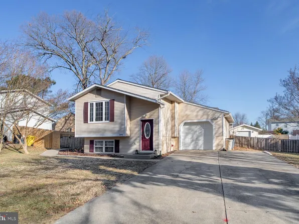 2896 Gladnor Rd, Pasadena, MD 21122