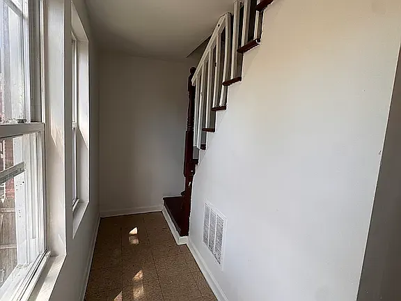 32 Auburn St #C — Photo 7