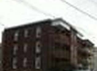 18 Riverview Pl, Chicopee, MA 01013