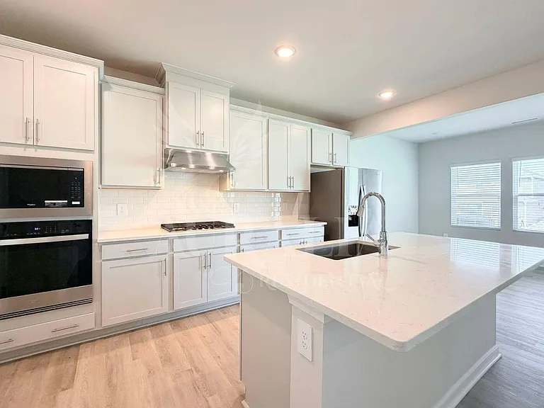 645 Red River Dr — Photo 7