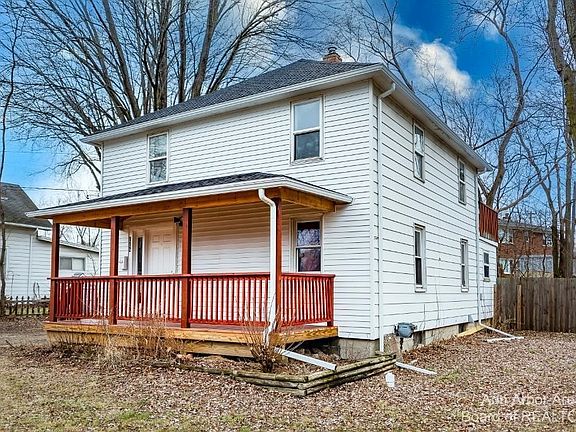 2nd image of 112 Miles St