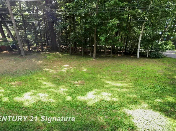 7742 Peninsular Dr, Farwell, MI 48622