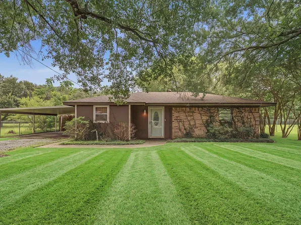 2655 Holton Rd, Beaumont, TX 77707