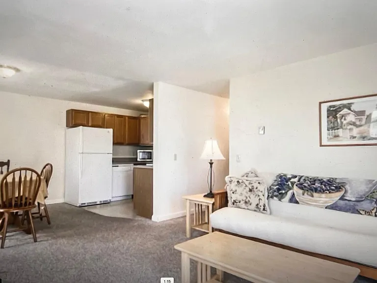 72 Oceanside Dr #2 — Photo 4