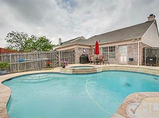 1320 Old Barn Ln, Lewisville, TX 75067