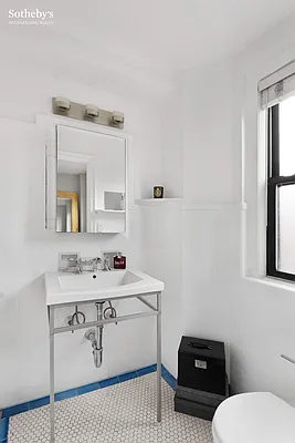 Sold by Sotheby's International Realty | media 6