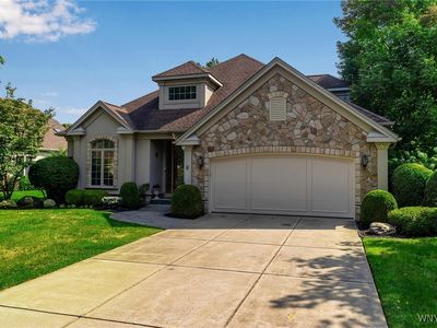 8 Summer Hill Ct, Buffalo, NY, 14221