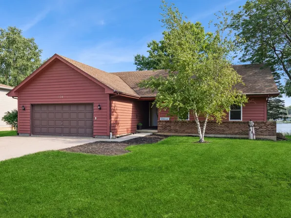 378 Northgate Rd, Lindenhurst, IL 60046