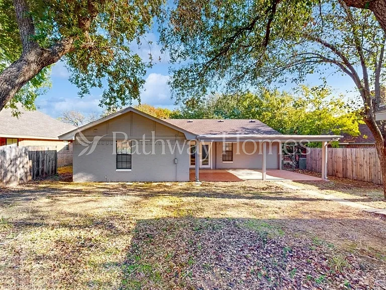 3914 Winston Dr — Photo 18