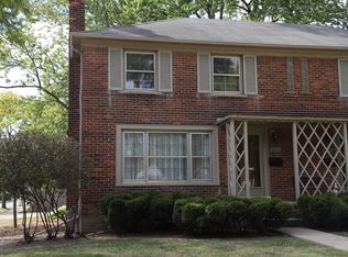 811 Saint Clair St, Grosse Pointe, MI 48230