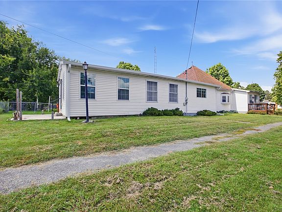 4th image of 2701 Moultrie Ave