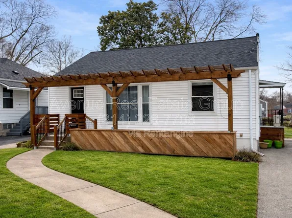 9526 Big Bend Blvd, Saint Louis, MO 63122