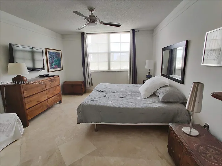 19877 E Country Club Dr — Photo 10