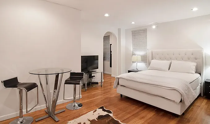 Rented by WAM Partners - William Moses Co. | media 16