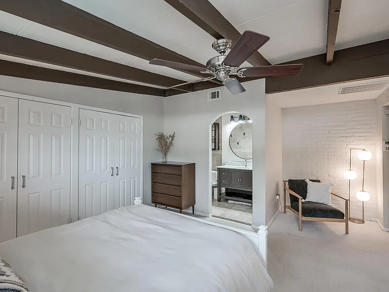 5222 Memorial Dr #5222 — Photo 17