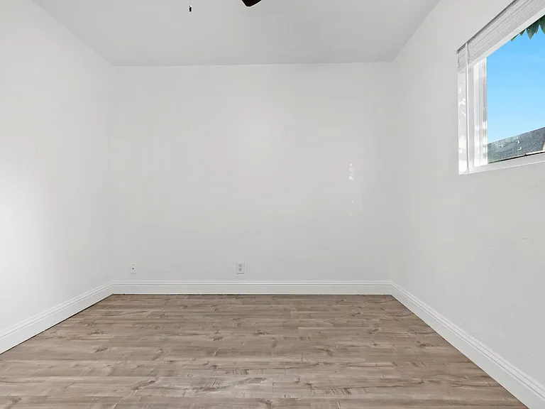 520 Solano St — Photo 11
