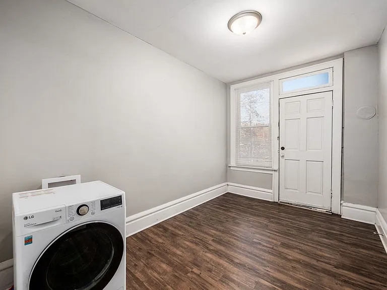 26 E 2nd Ave #19 — Photo 15