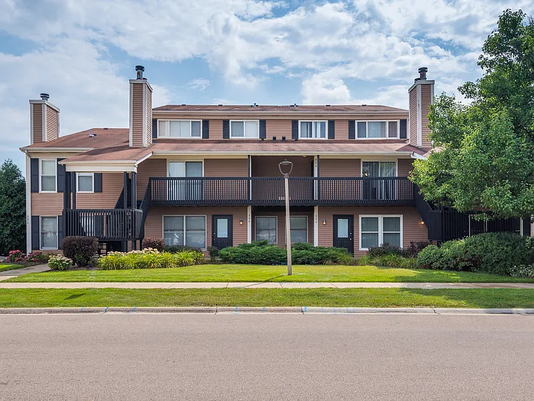 Haven on Long Grove — Photo 8