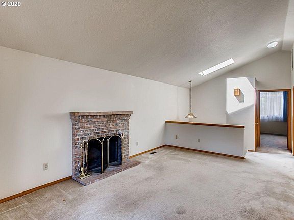 4th image of 274 NE Park Pl