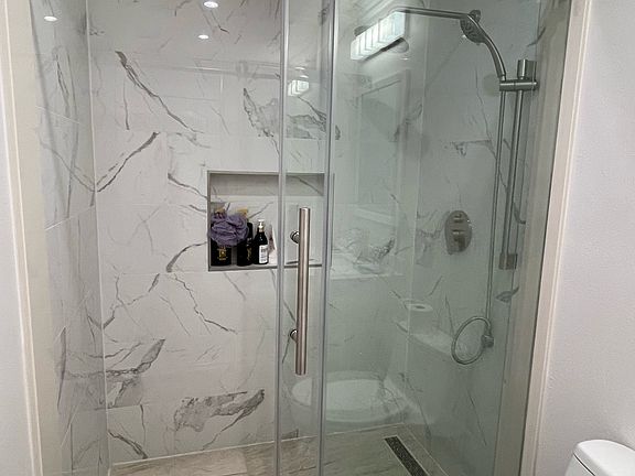 3rd image of 4863 Cherrythorne Ln