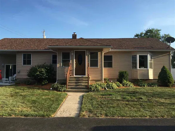 209 E North St, Goodland, IN 47948