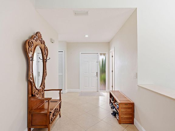 5th image of 435 MOHAWK Lane